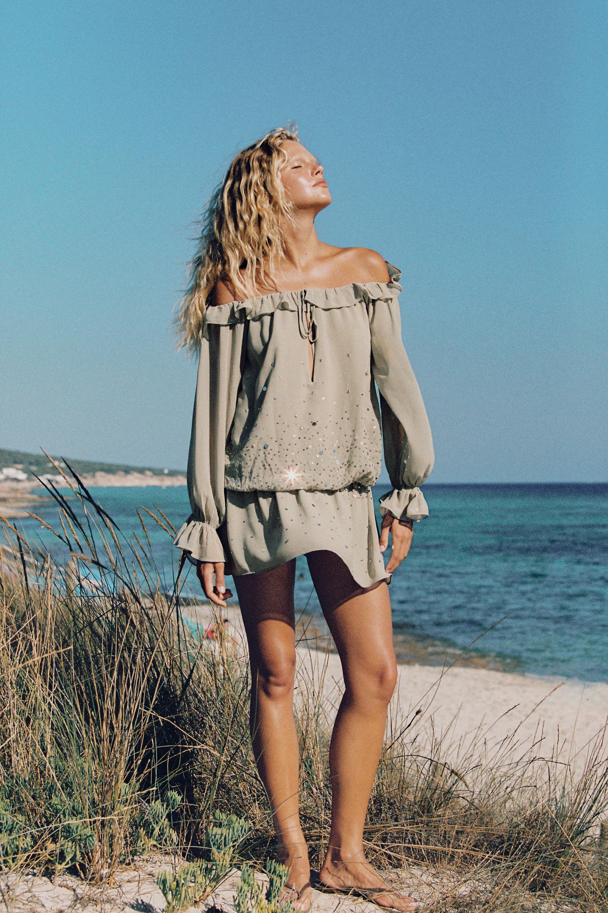 ROBE EN GEORGETTE À VOLANTS ET BRILLANTS